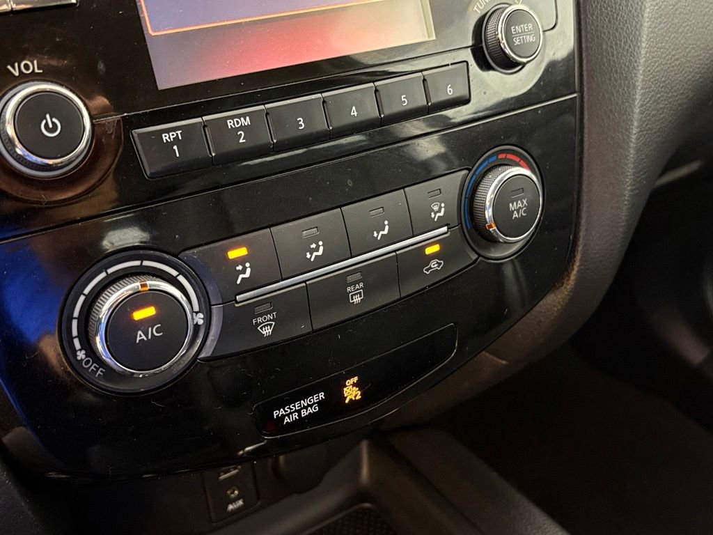 Used 2015 Nissan Rogue S image 26