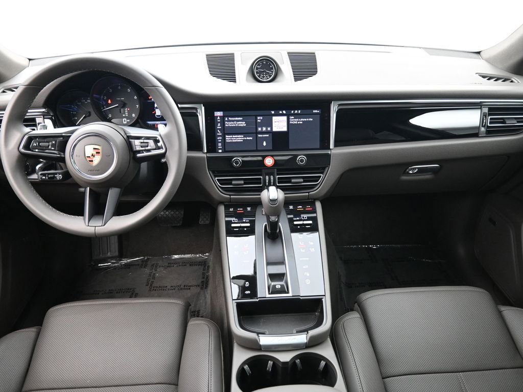 Certified 2026 Porsche Macan Turbo AWD/4WD image 6