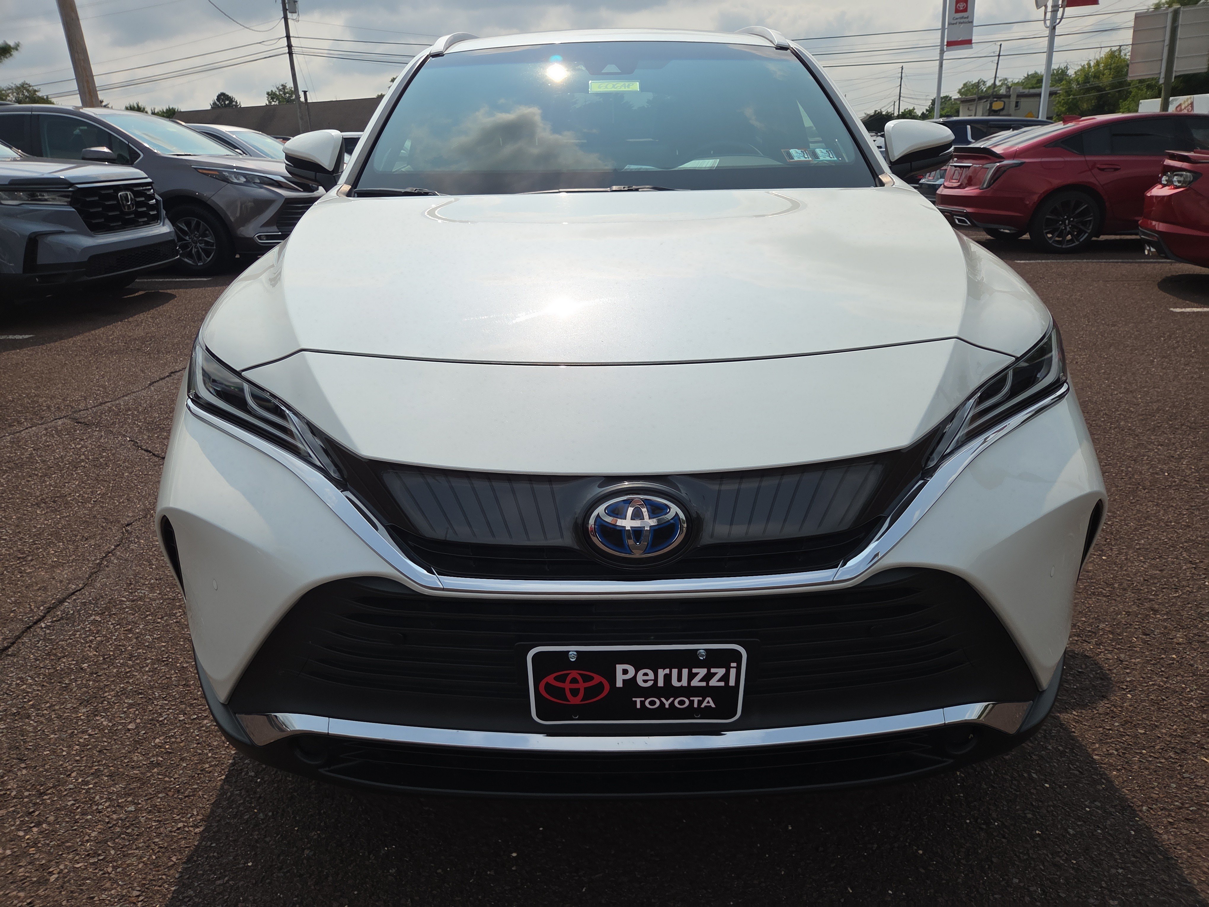 Certified 2022 Toyota Venza XLE AWD/4WD image 8