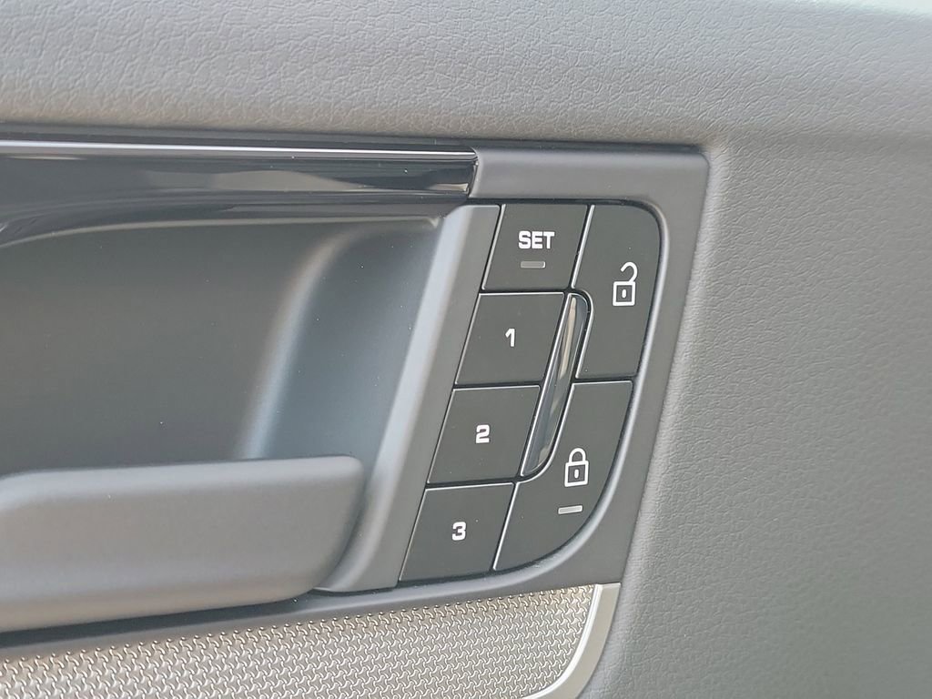 New 2026 Porsche Cayenne GTS image 25