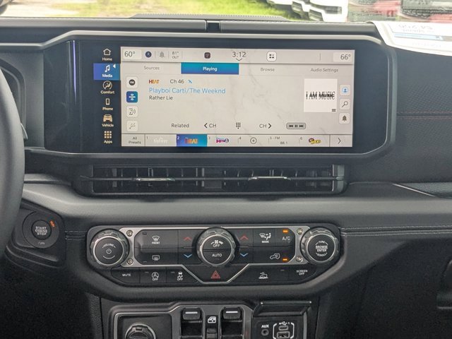 New 2025 Jeep Gladiator Rubicon image 16