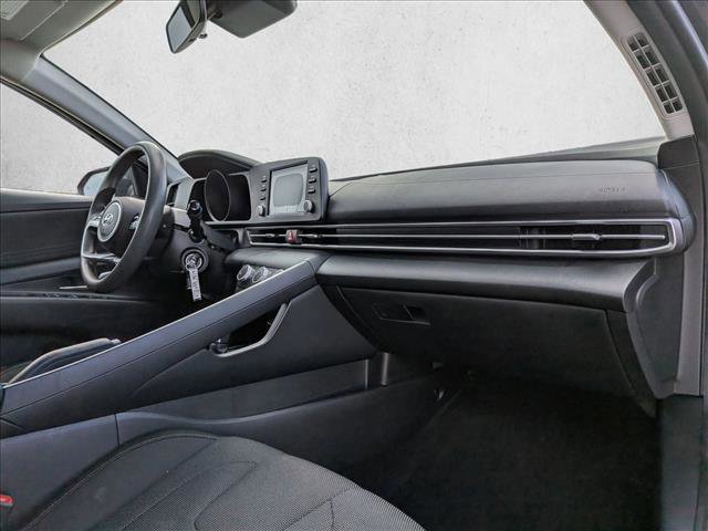 Used 2021 Hyundai Elantra SE image 22