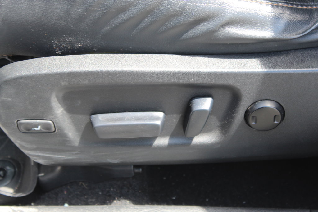 Used 2014 Toyota Highlander Limited FWD image 14