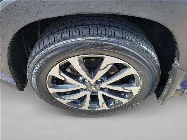 Used 2024 Toyota Corolla Cross XLE w/ Convenience Package image 9