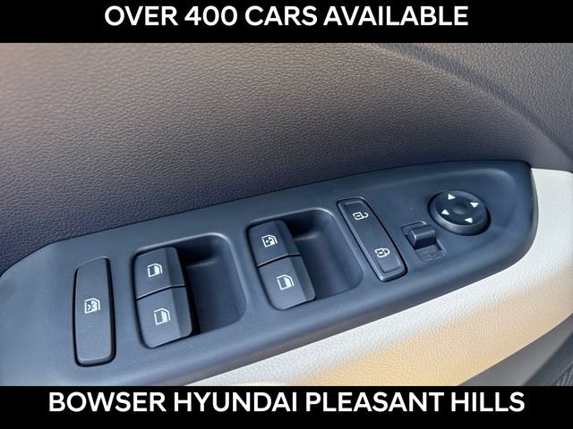 New 2026 Hyundai Venue SEL FWD image 7
