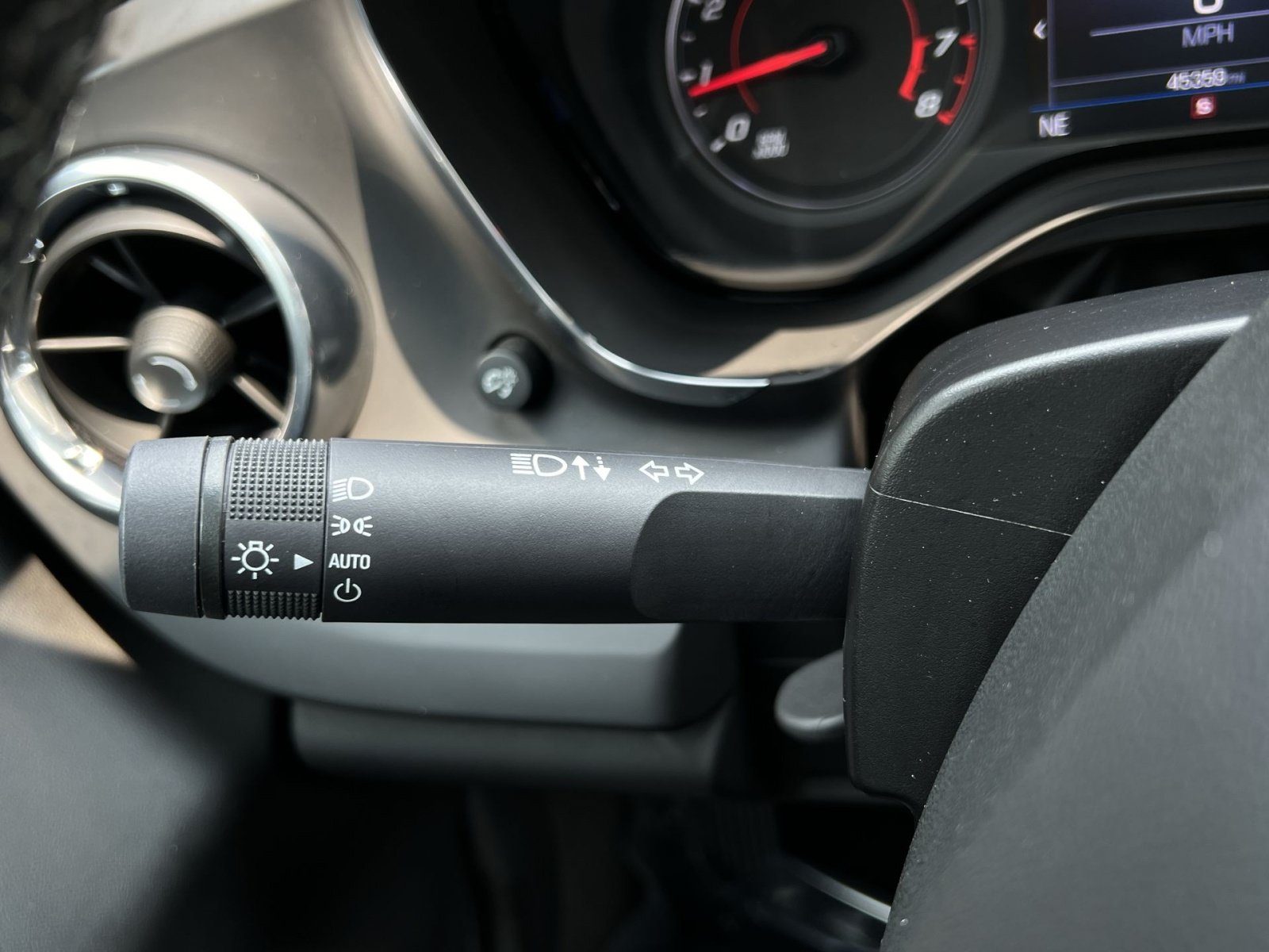 Used 2020 Chevrolet Camaro LS RWD image 22