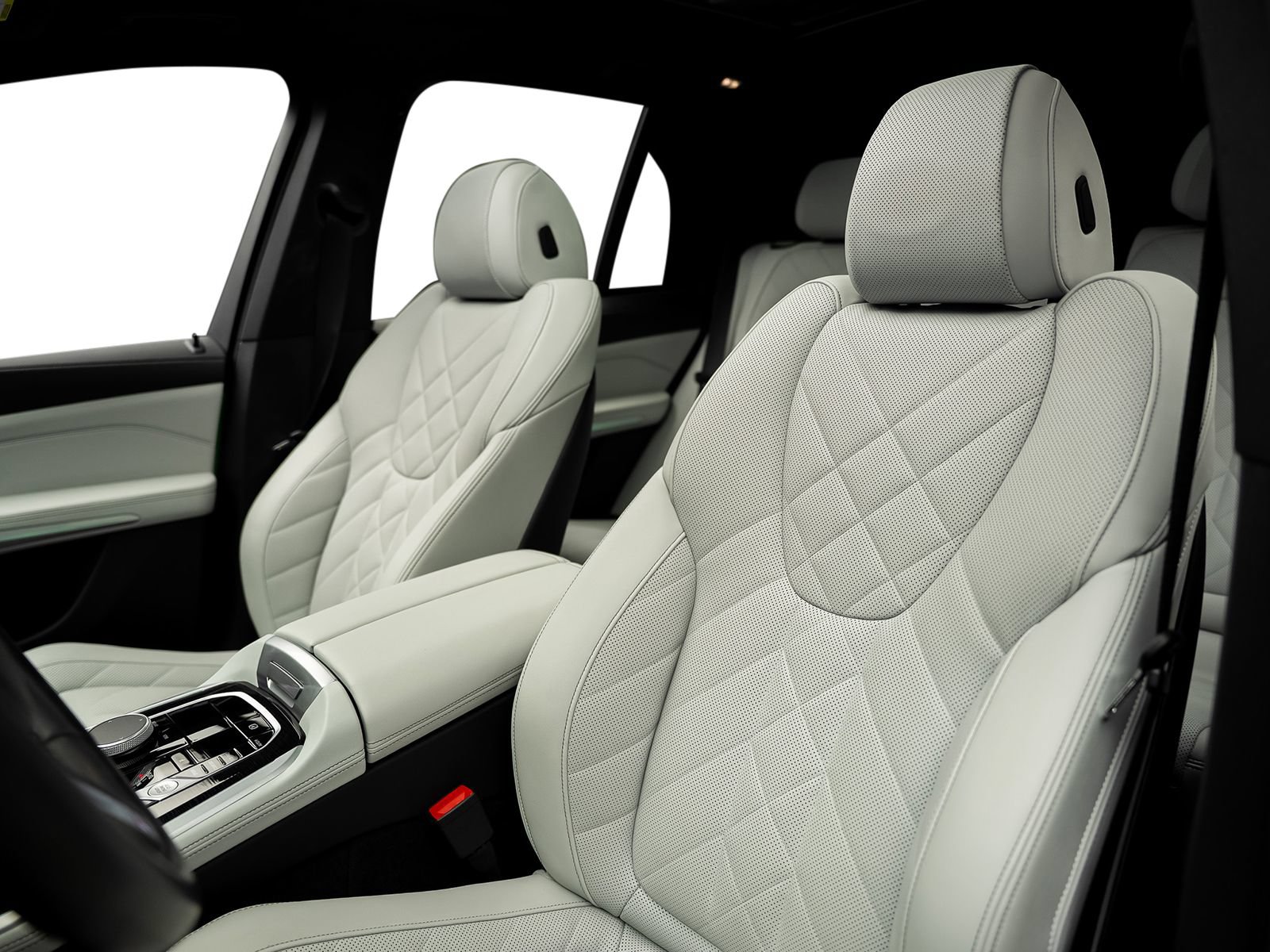 Used 2024 BMW X5 sDrive40i w/ M Sport Package RWD image 32