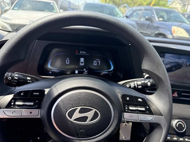Certified 2026 Hyundai Elantra SE FWD image 23