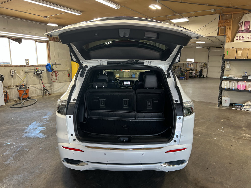 Used 2024 Buick Enclave Avenir w/ Avenir Technology Package AWD/4WD image 25