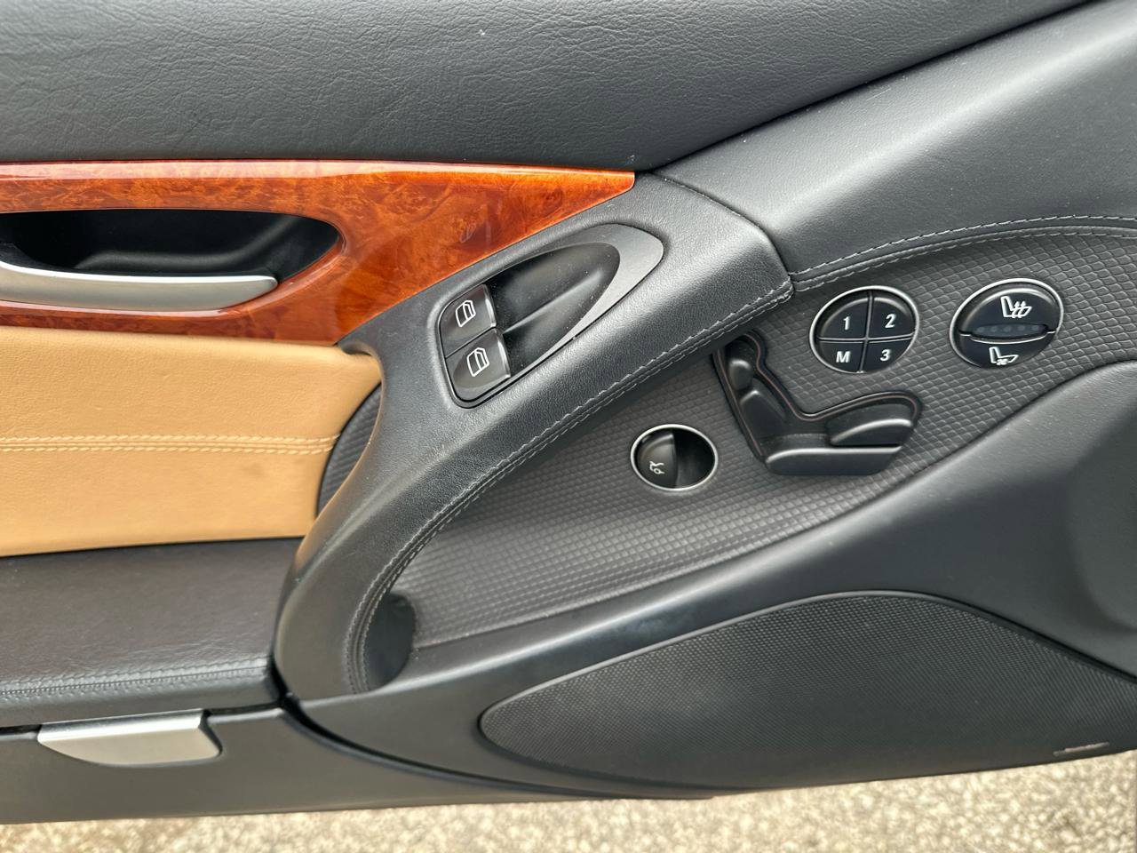 Used 2004 Mercedes-Benz SL 600 image 24