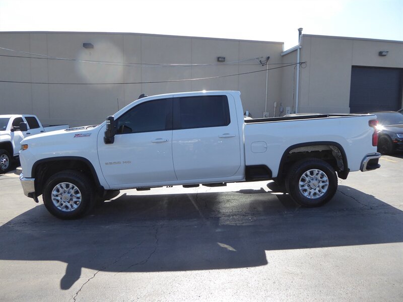 Used 2023 Chevrolet Silverado 2500 LT AWD/4WD image 4