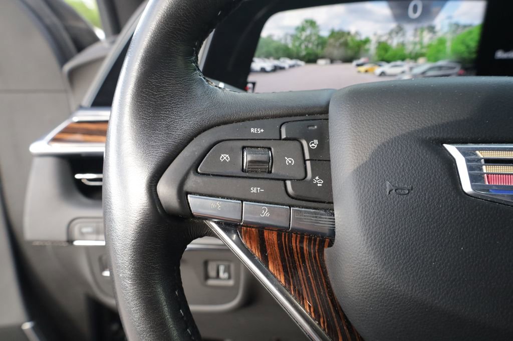 Used 2021 Cadillac Escalade Premium Luxury w/ LPO, Illumination Package image 27