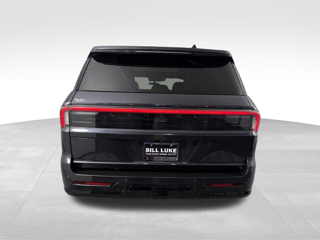 Used 2025 Lincoln Navigator Reserve AWD/4WD image 8