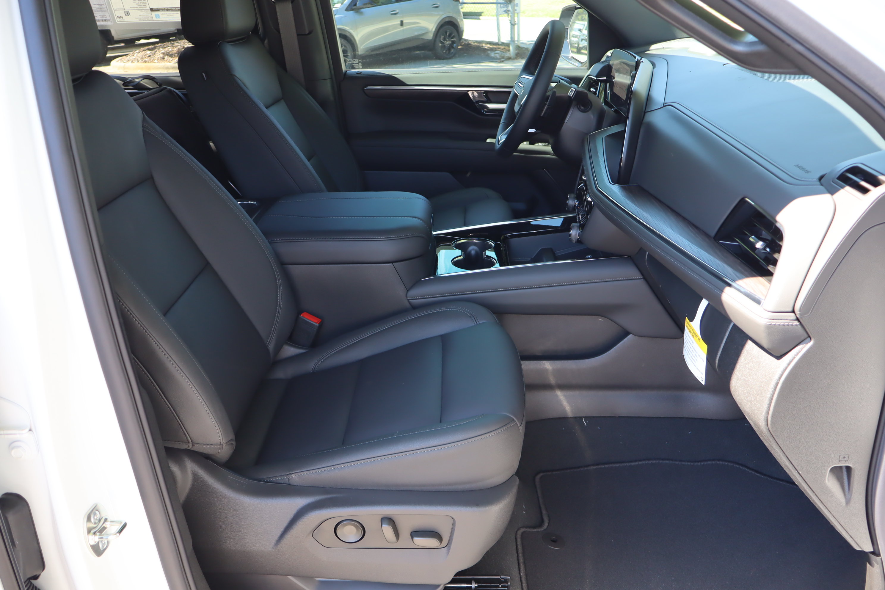 New 2027 Chevrolet Tahoe Z71 w/ Comfort Package AWD/4WD image 27