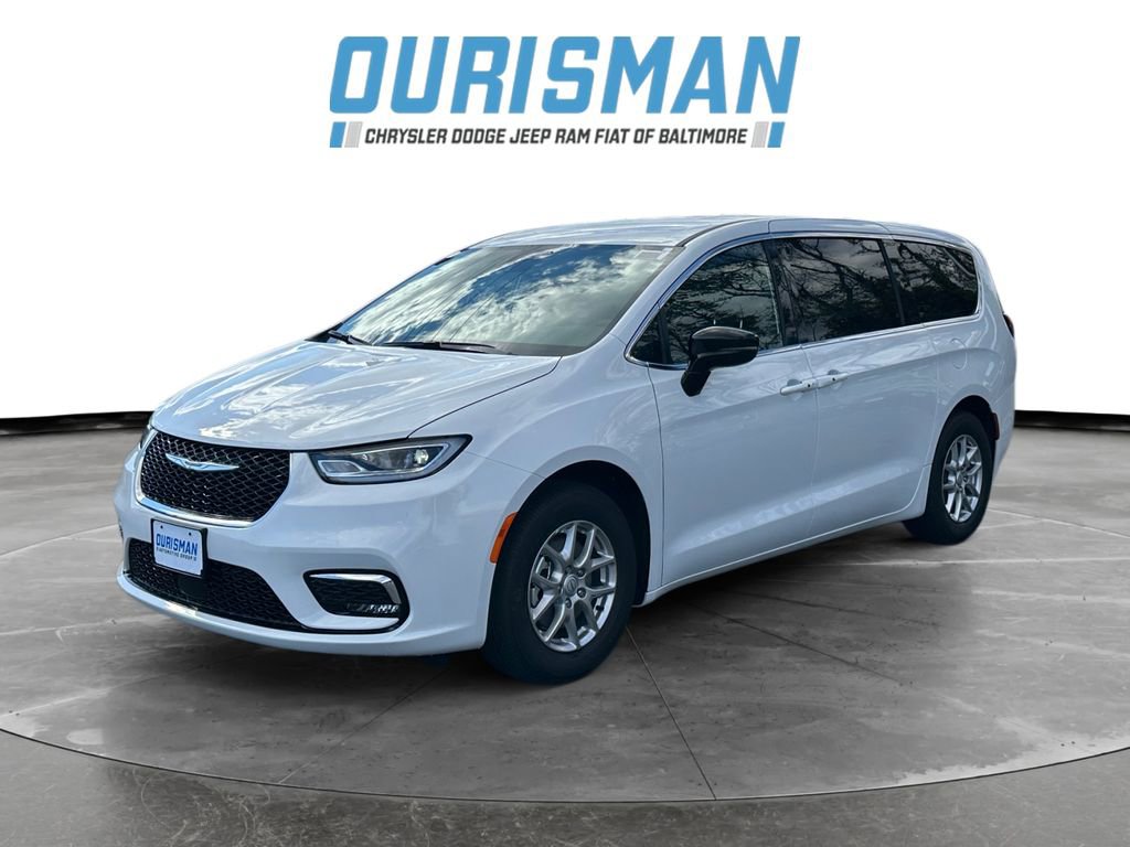 New 2026 Chrysler Pacifica Select image 2