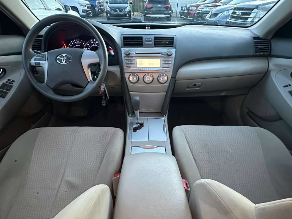 Used 2011 Toyota Camry image 15