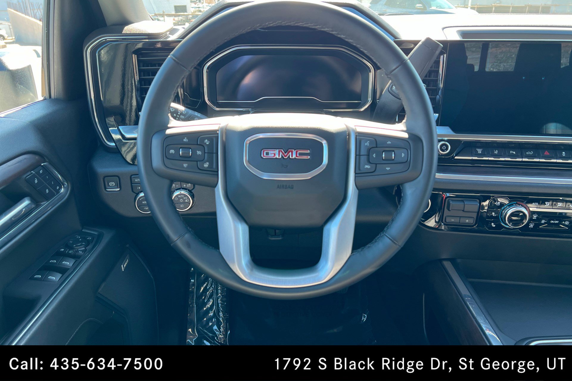 Used 2024 GMC Sierra 2500 SLT w/ SLT Premium Package image 12