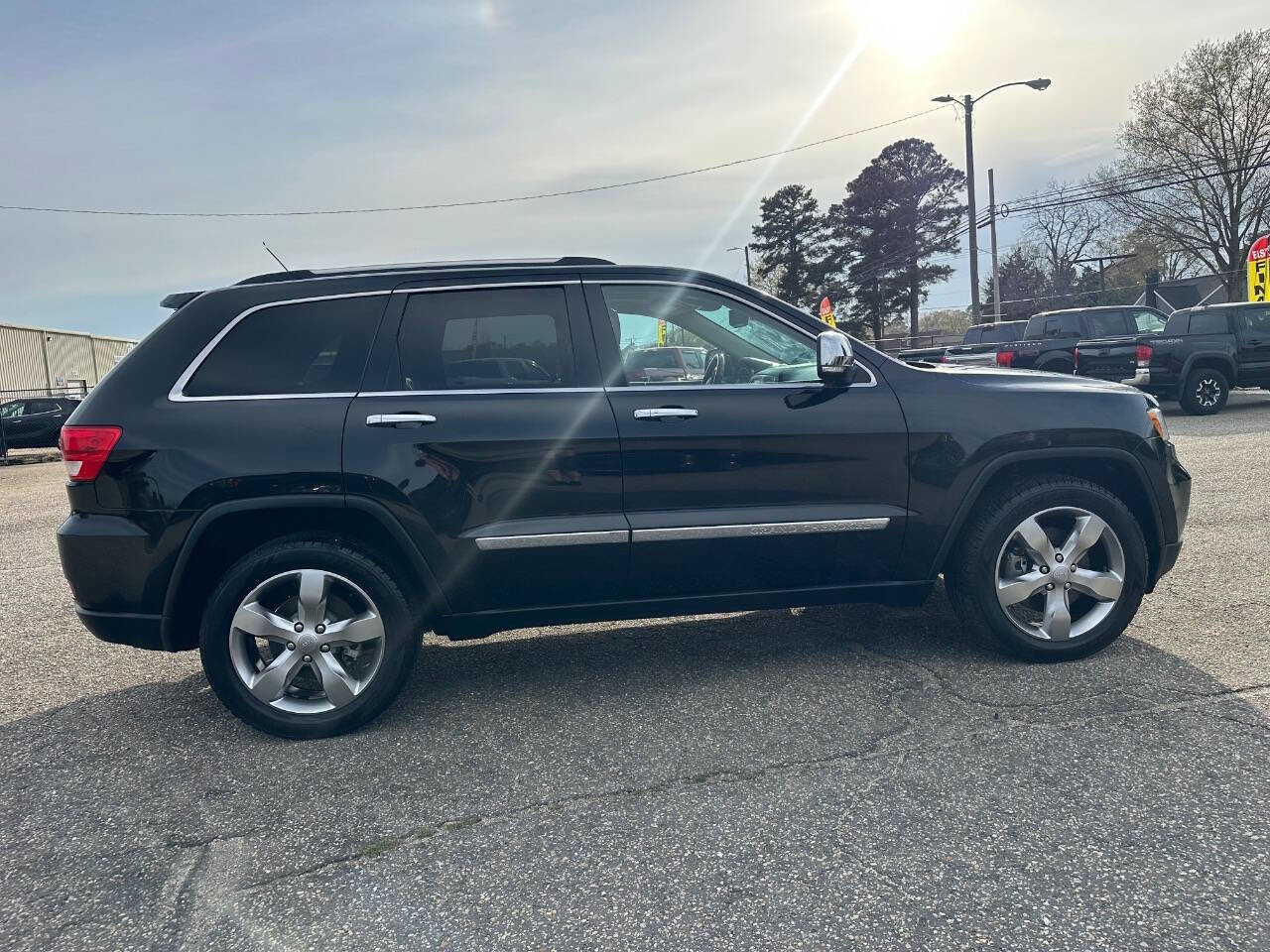 Used 2013 Jeep Grand Cherokee Overland image 13