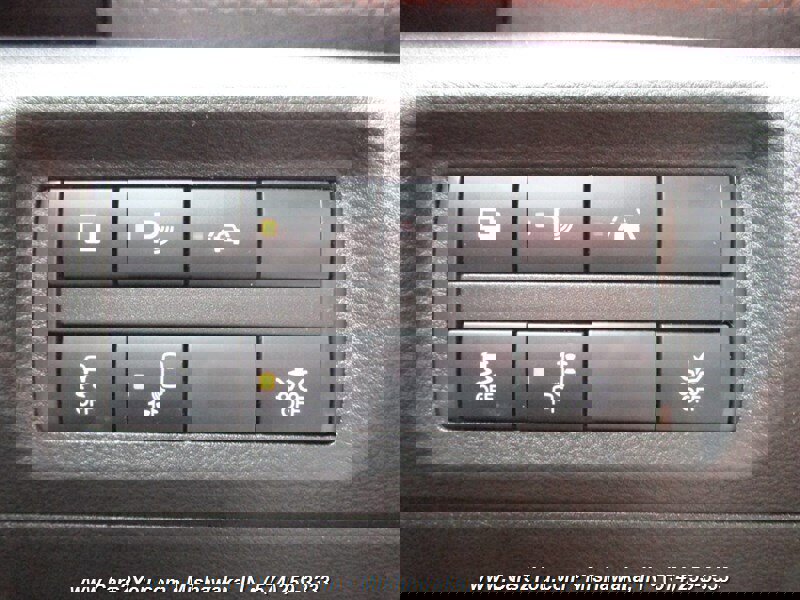 Used 2020 Nissan Kicks S image 19