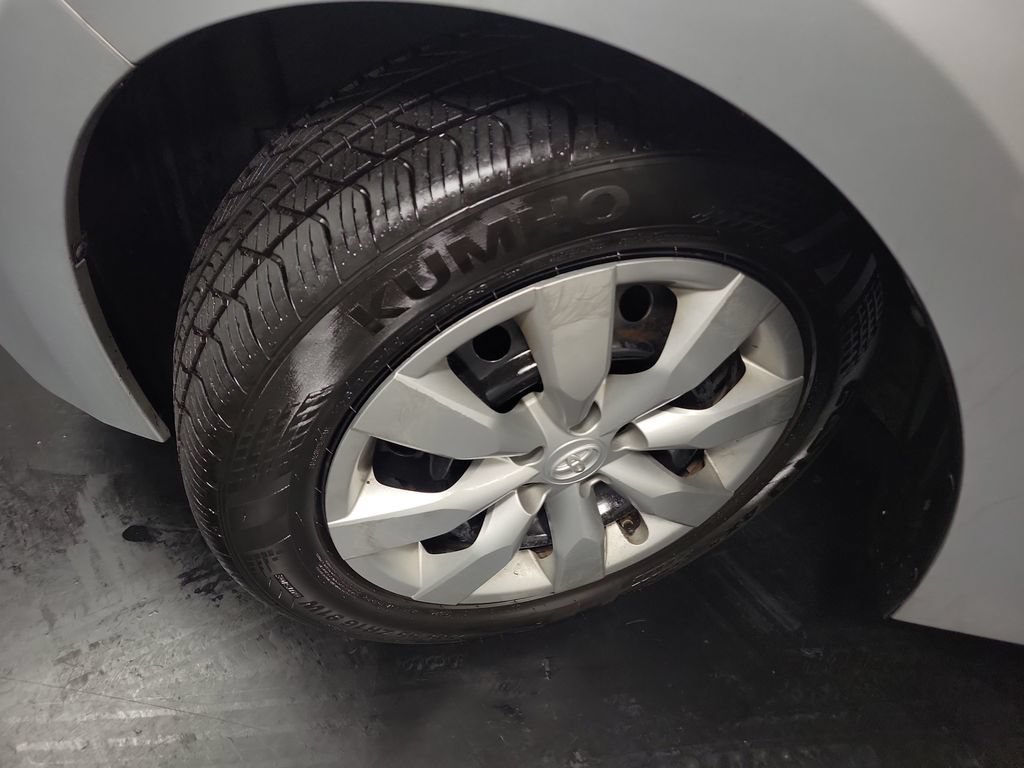 Used 2014 Toyota Corolla LE FWD image 13
