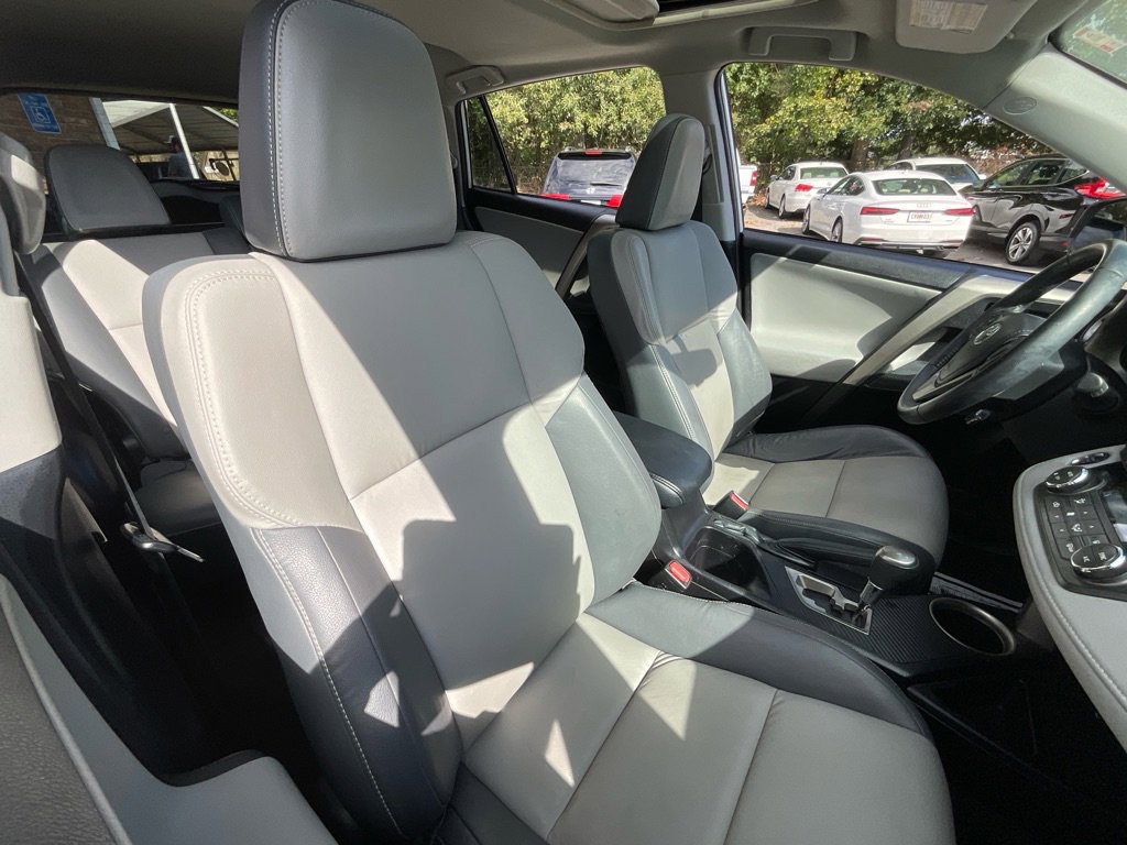 Used 2015 Toyota RAV4 Limited image 19