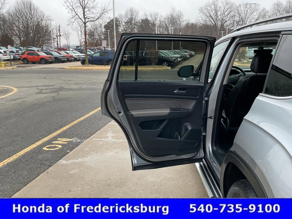 Used 2021 Volkswagen Atlas SE image 16