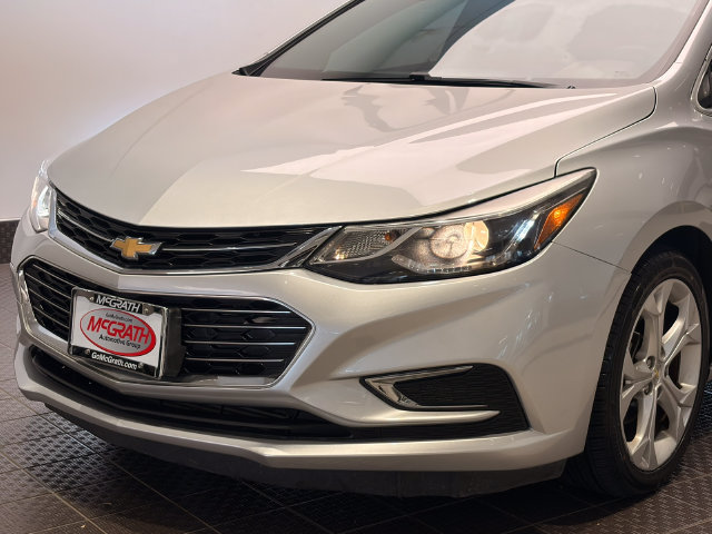 Used 2017 Chevrolet Cruze Premier FWD image 4