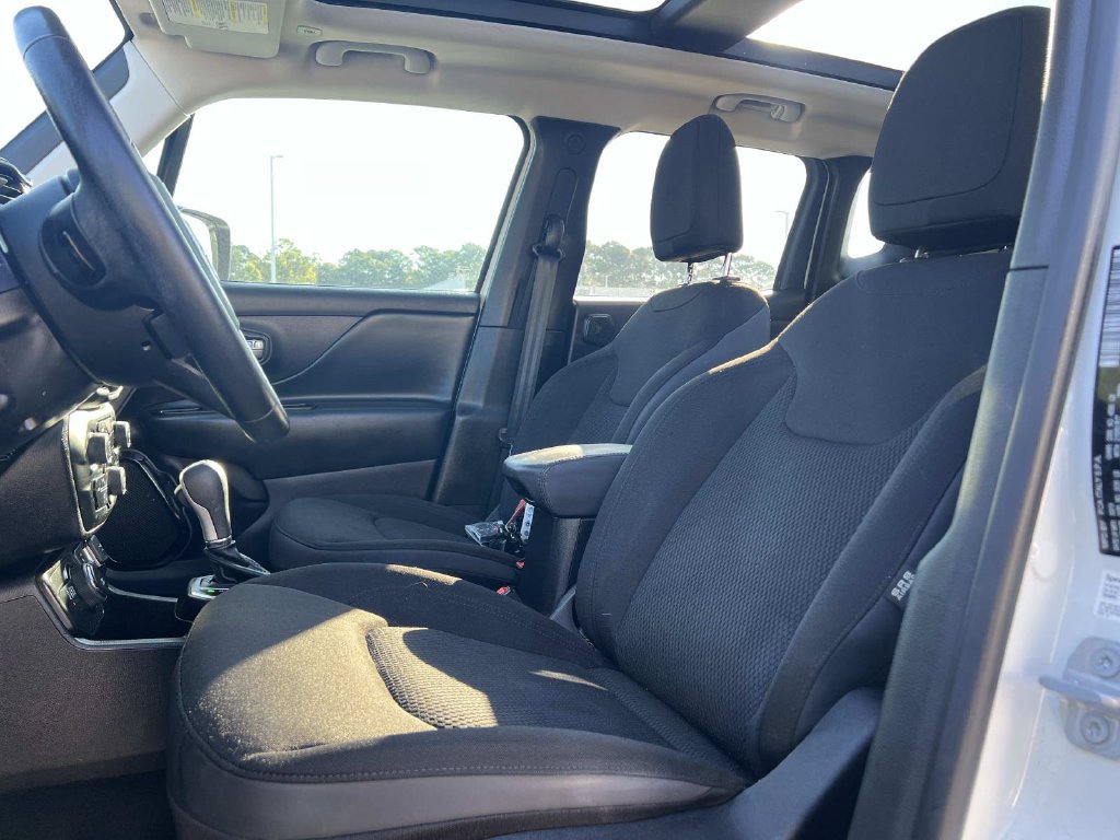 Used 2019 Jeep Renegade Altitude w/ Quick Order Package 2XM AWD/4WD image 21