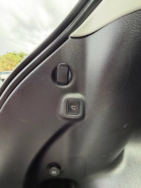 Used 2019 Jeep Compass Latitude w/ Popular Equipment Group FWD image 21