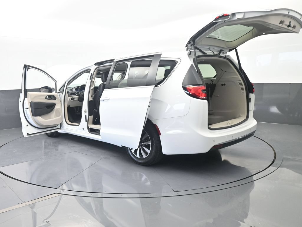 Used 2023 Chrysler Pacifica Touring-L FWD image 76