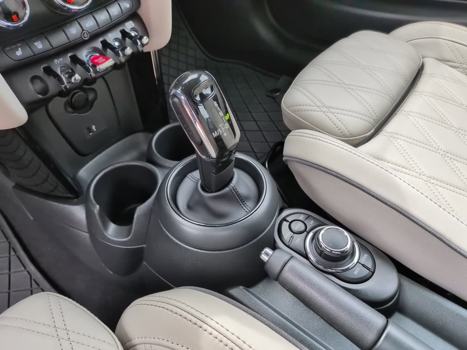 Used 2023 MINI Cooper S w/ Signature Upholstery Package image 29