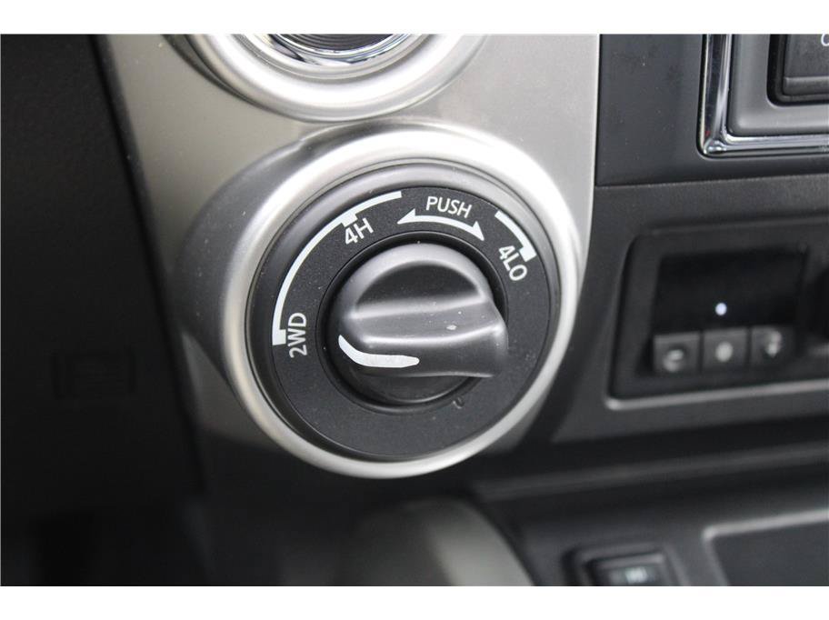 Used 2021 Nissan Titan SV w/ SV Convenience Package AWD/4WD image 22