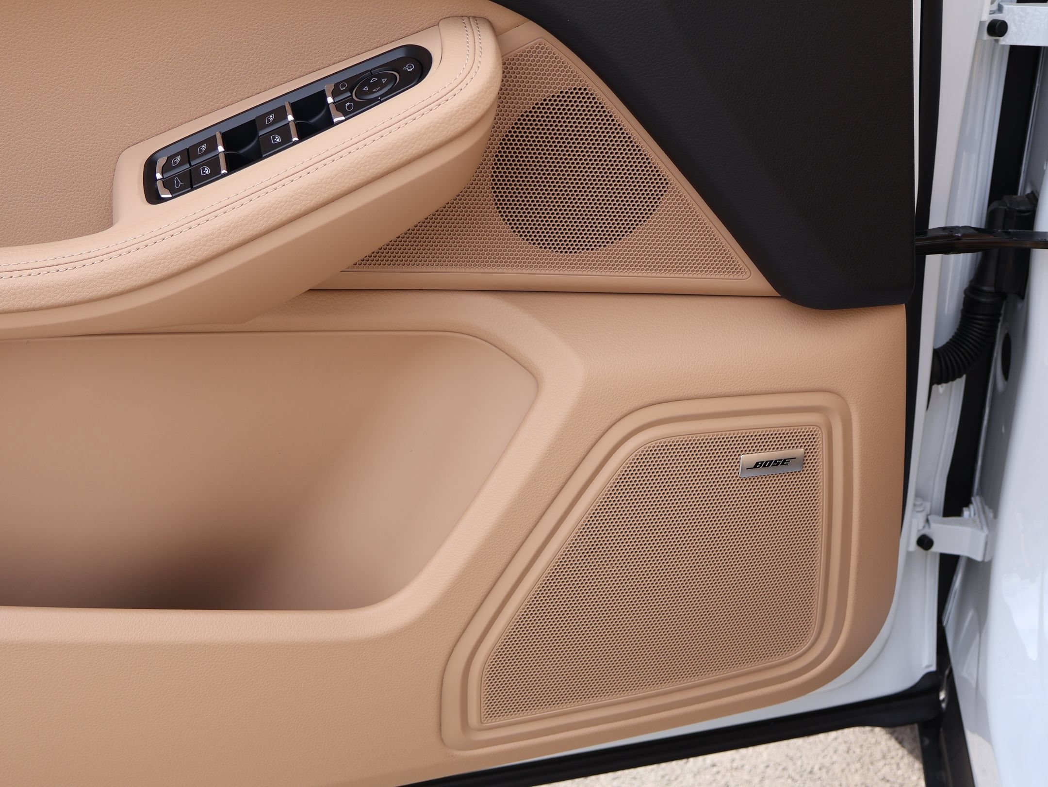 New 2026 Porsche Macan AWD/4WD image 15