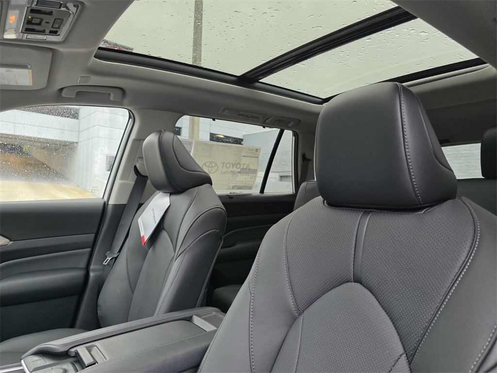 New 2026 Toyota Grand Highlander Limited image 25