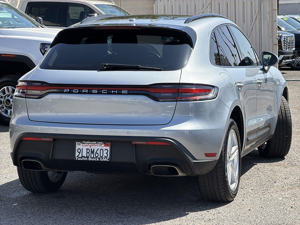 Used 2024 Porsche Macan AWD/4WD image 4