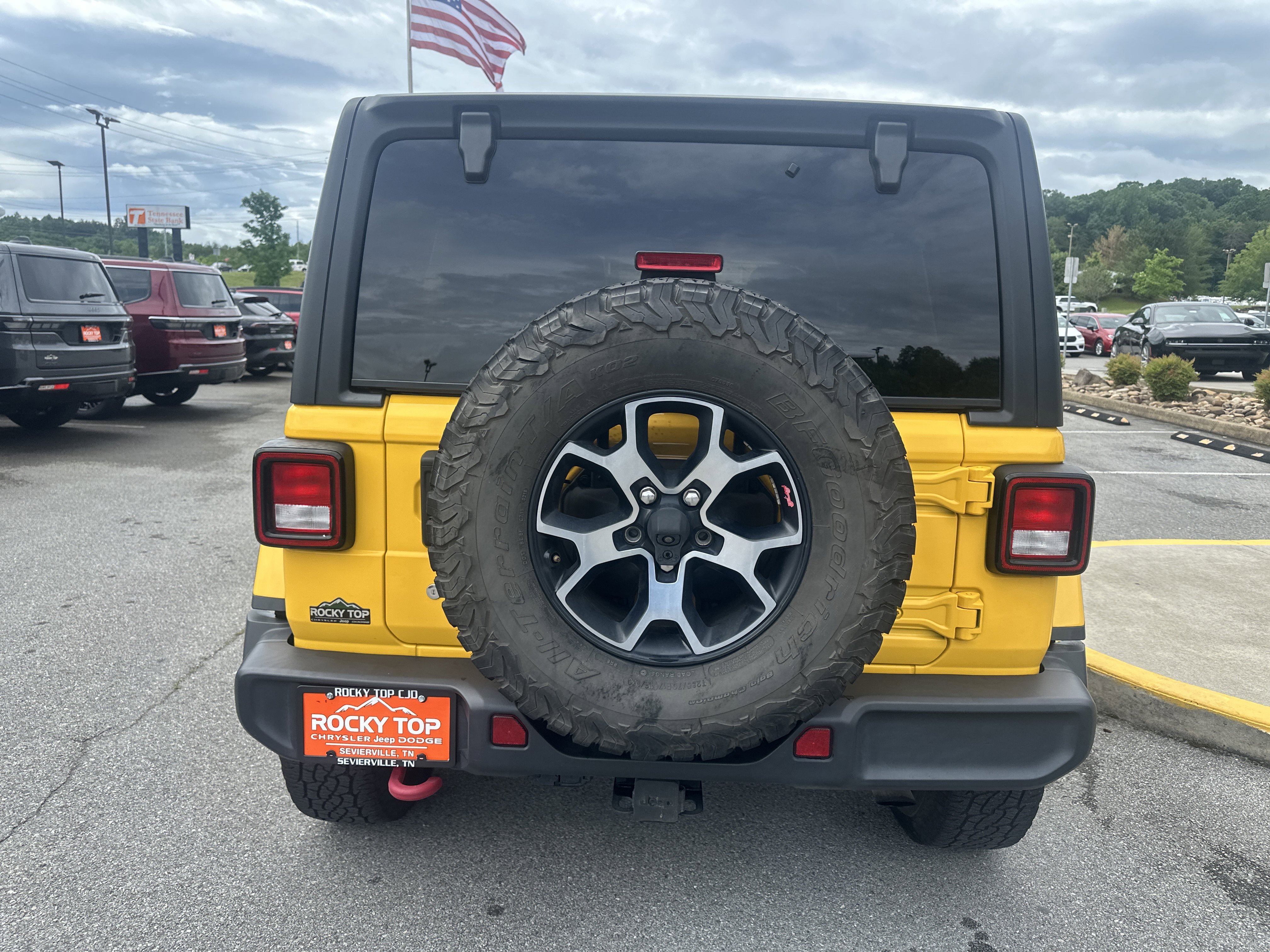 Used 2019 Jeep Wrangler Unlimited Rubicon w/ Cold Weather Group AWD/4WD image 9