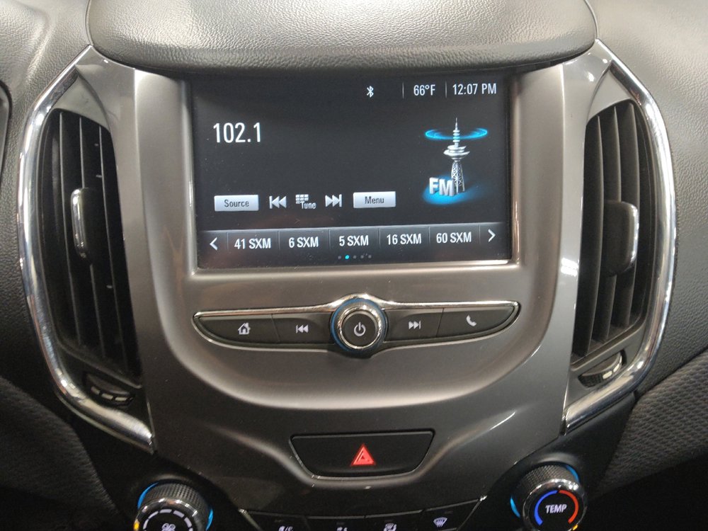 Used 2018 Chevrolet Cruze LT image 25