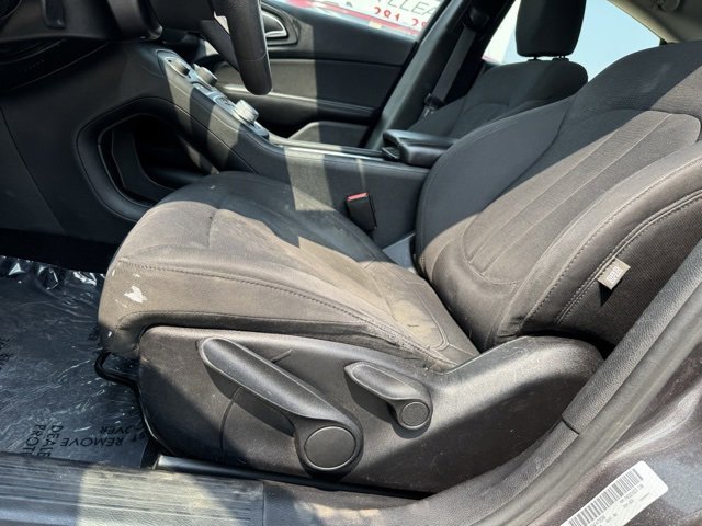 Used 2015 Chrysler 200 Limited image 25