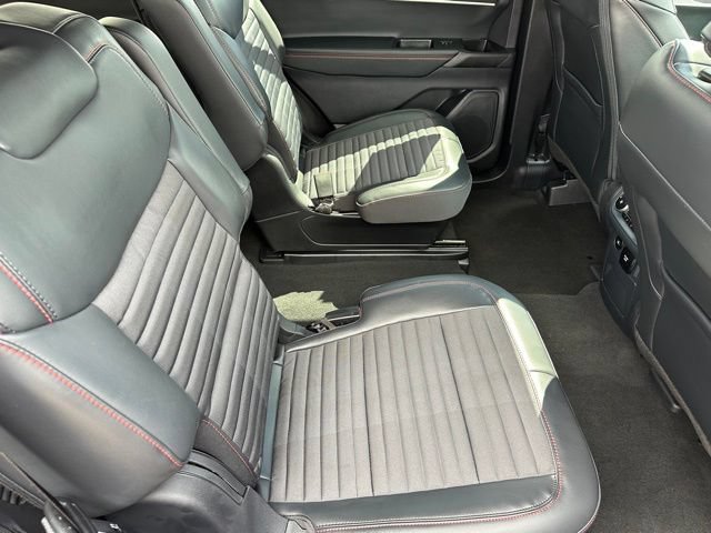 Used 2025 Ford Explorer ST-Line w/ Premium Package AWD/4WD image 11