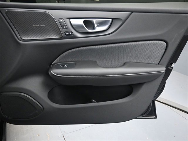Used 2024 Volvo S60 B5 Plus image 27