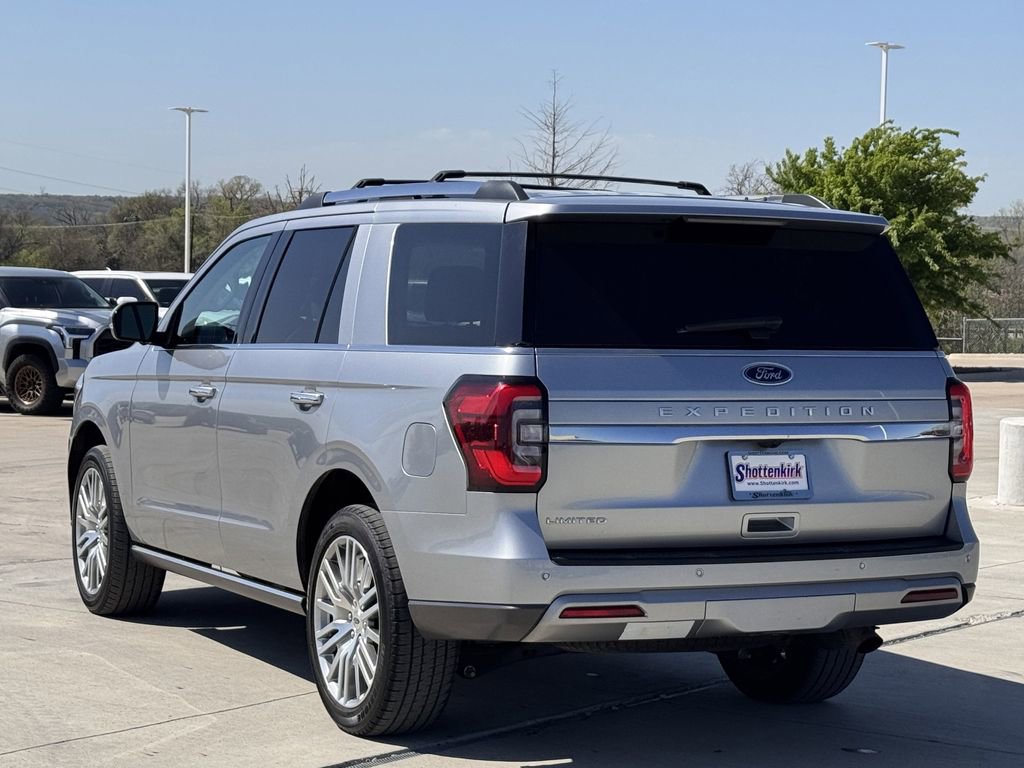 Used 2024 Ford Expedition Limited image 4