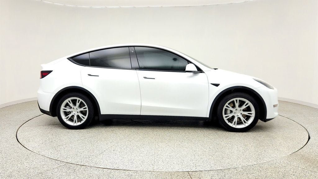 Used 2022 Tesla Model Y Long Range AWD/4WD image 4