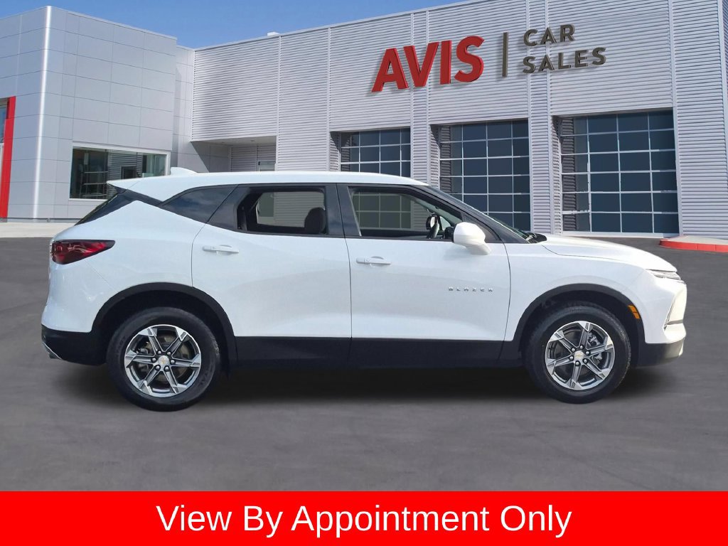 Used 2025 Chevrolet Blazer LT FWD image 5