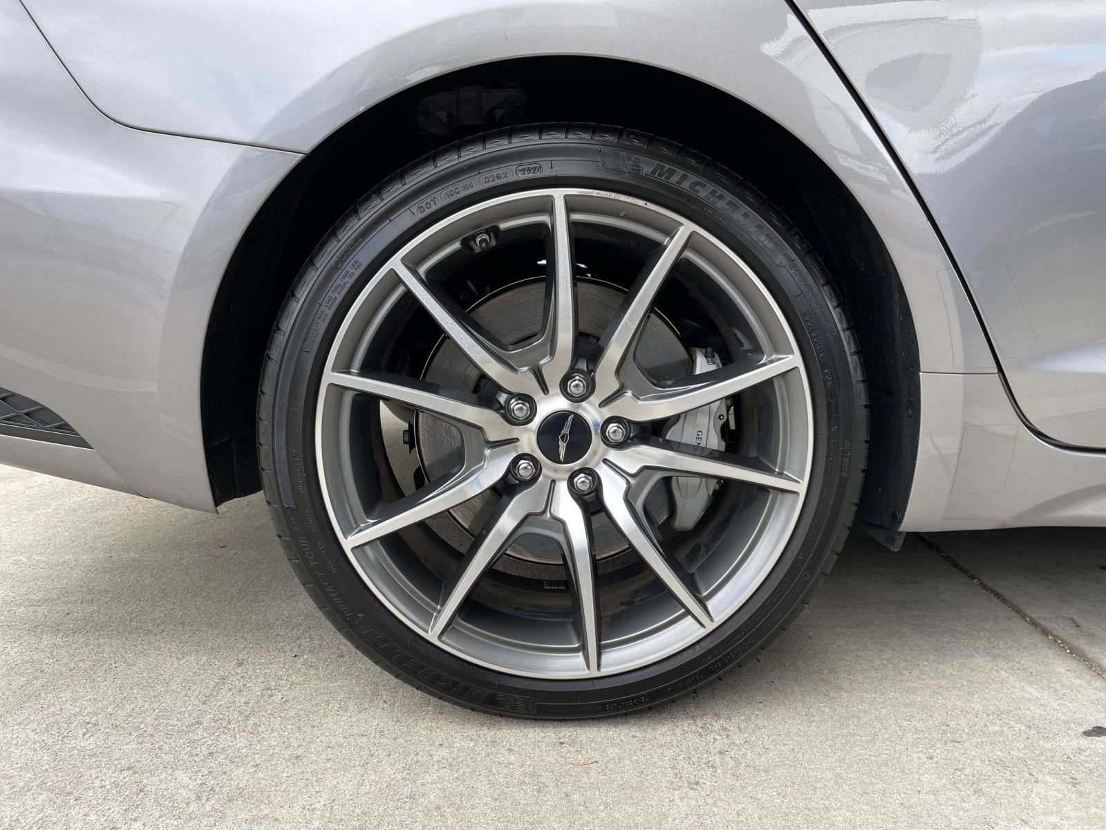 Used 2025 Genesis G70 2.5T image 30