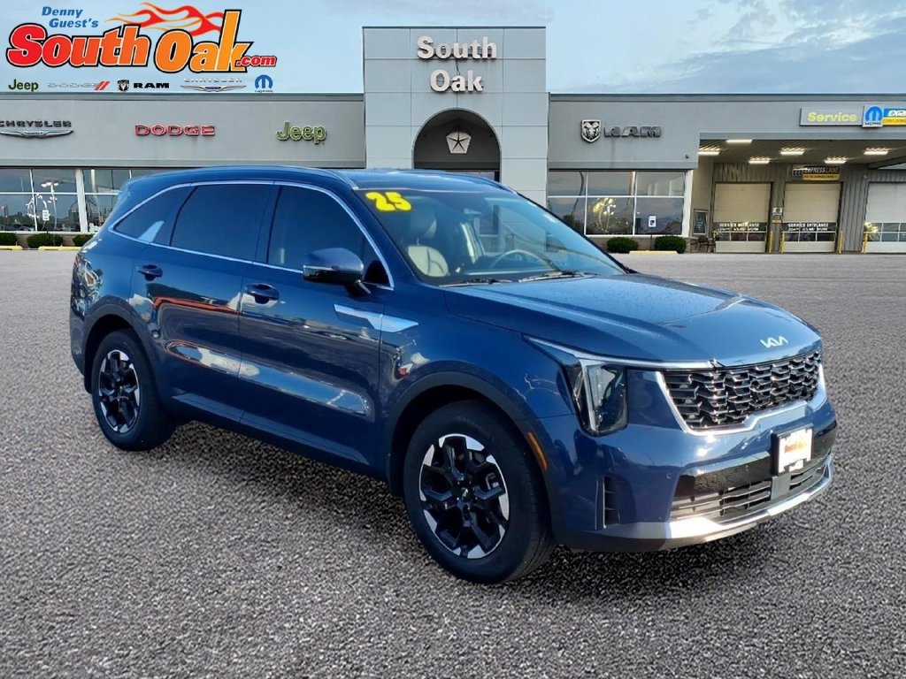 Used 2025 Kia Sorento S w/ Panoramic Sunroof Package FWD image 1