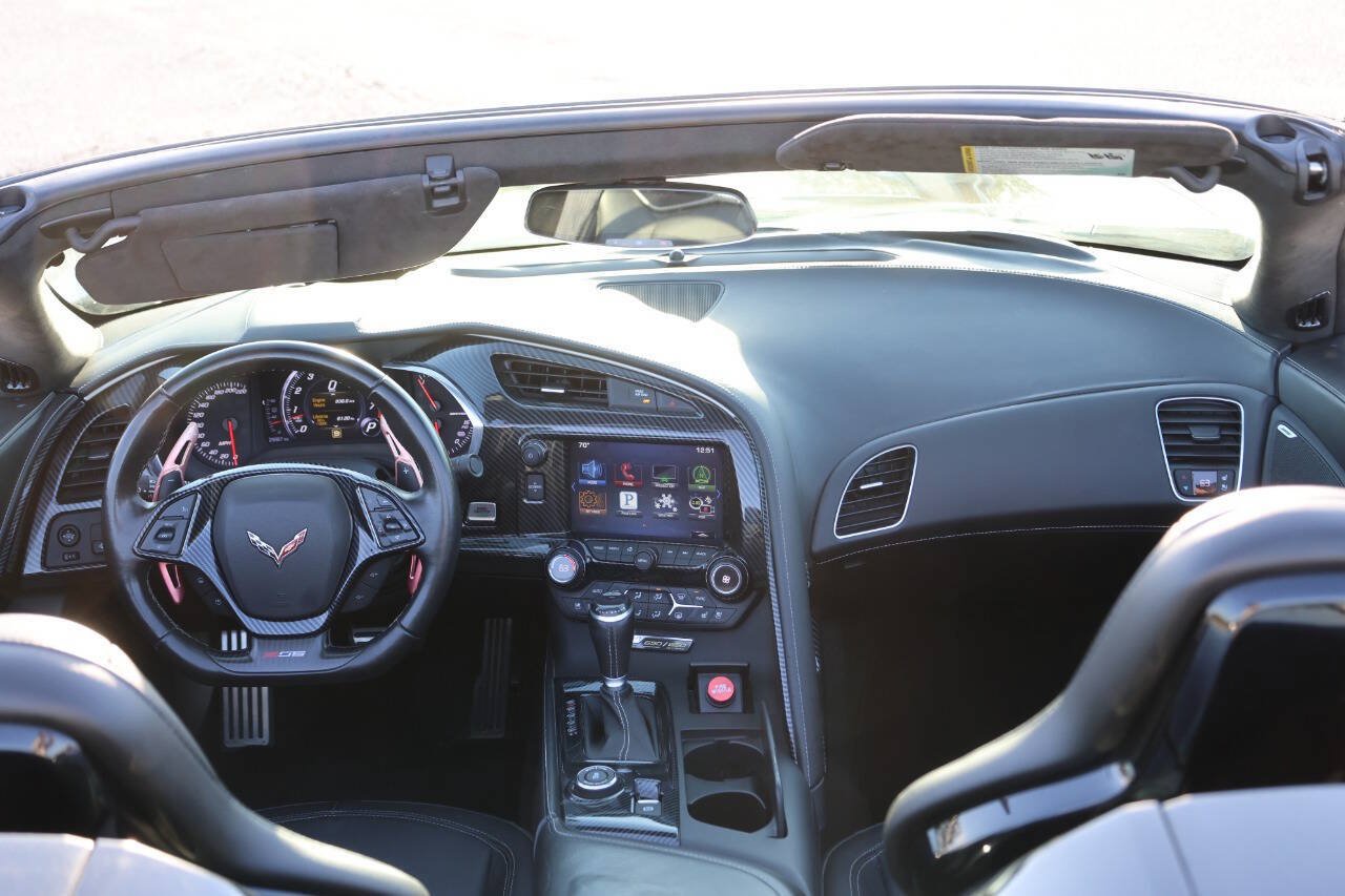 Used 2016 Chevrolet Corvette Z06 w/ 3LZ Preferred Equipment Group RWD image 14