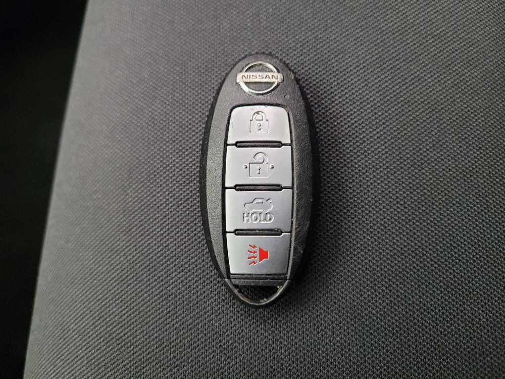 Used 2021 Nissan Versa SV FWD image 32