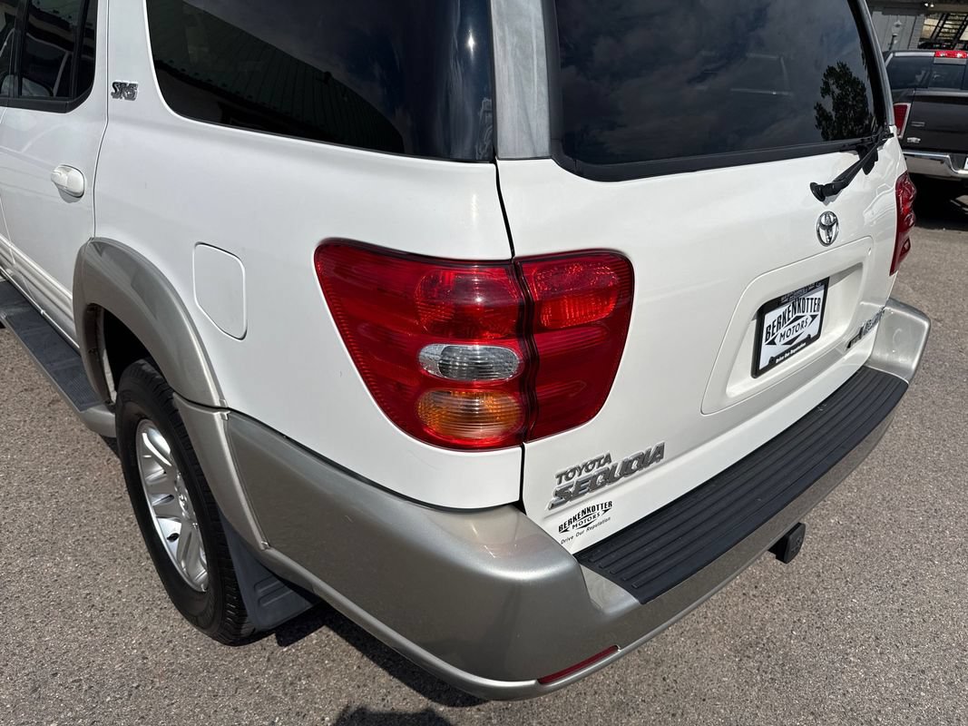 Used 2004 Toyota Sequoia SR5 AWD/4WD image 10