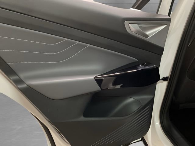 Used 2023 Volkswagen ID.4 Pro S image 62