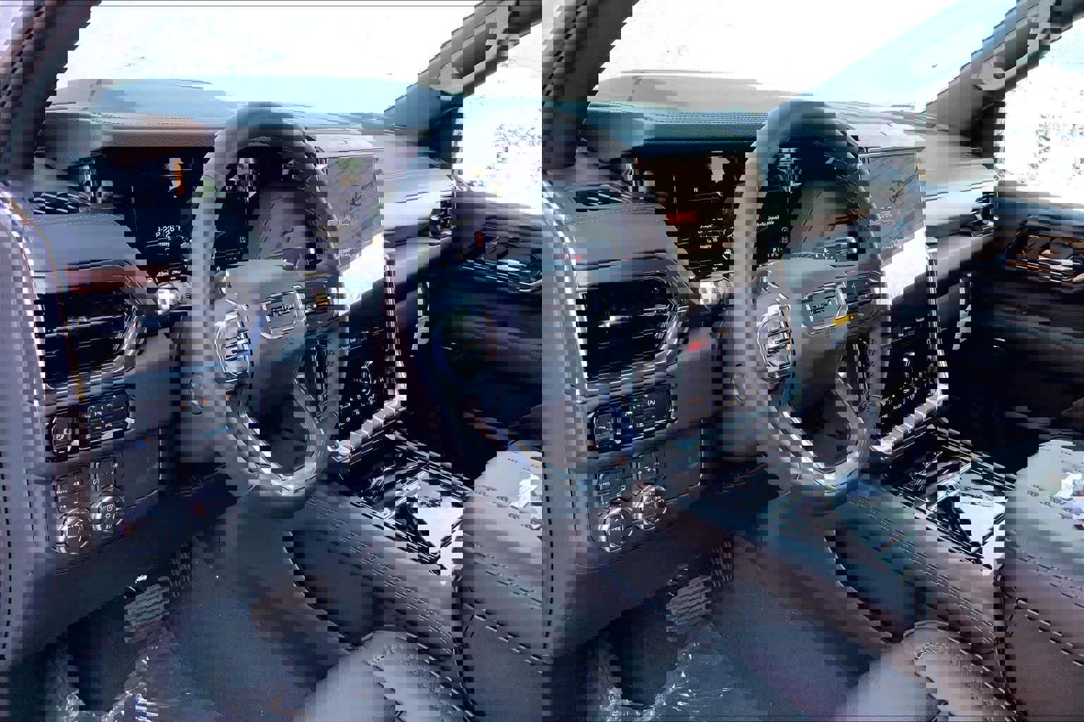 New 2026 GMC Yukon XL Denali image 8